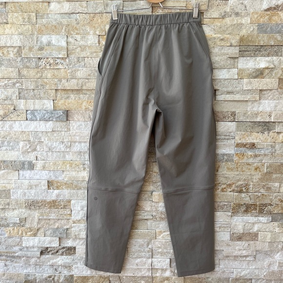 NWT Lululemon Essential High Rise Trouser - Picture 4 of 8